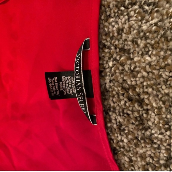 Valentines VS robe - Picture 5 of 6